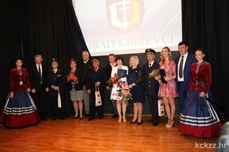 /arhiva/upload_data/site_photos/dan-grada-priznanja-2017.-laureati.jpg