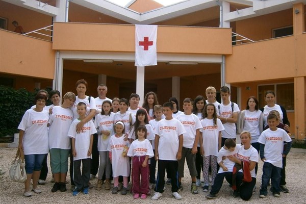 Djeca iz Gunje u odmaralištu Crvenog križa na Viru