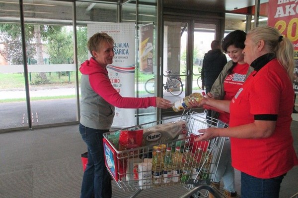 Koprivnica - prikupljanje donacija za Socijalnu samoposlugu