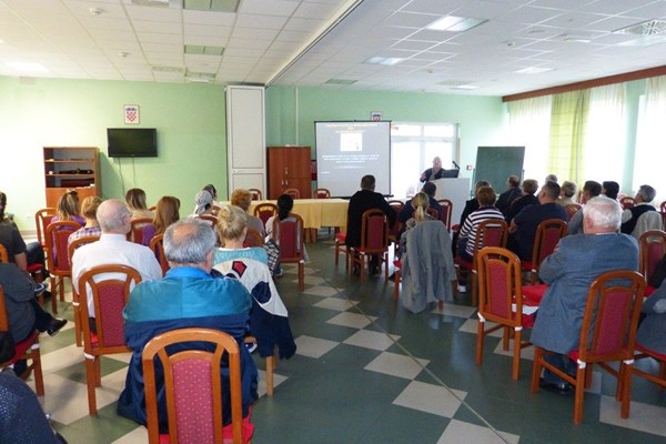 Osječko-baranjska županija - seminar za djelatnike društava Crvenog križa 