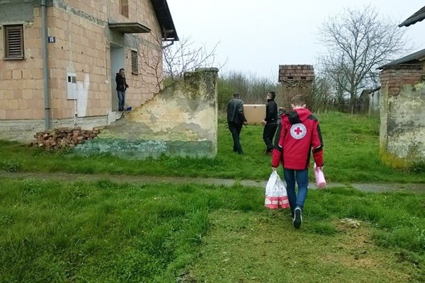 Vinkovci - Podjela obiteljskih paketa