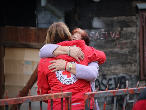 Podržite humanitarne programe Hrvatskog Crvenog križa i pomozite najranjivijima među nama! 